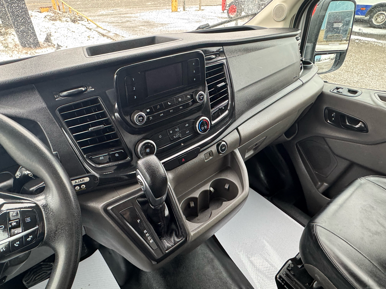 Ford Transit Cargo Van T-250 130" Med Rf 9070 GVWR RWD 2021