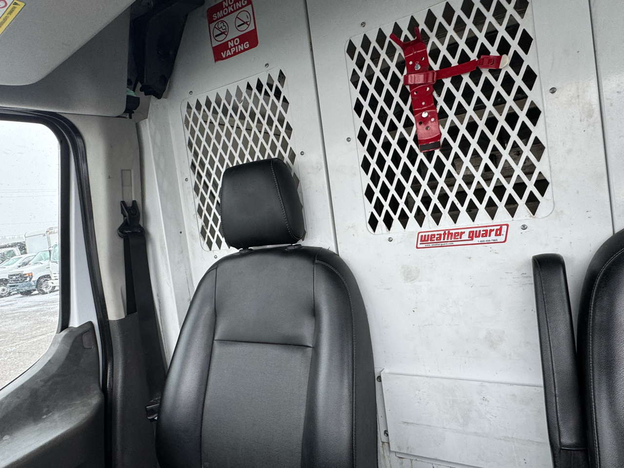 Ford Transit Cargo Van T-250 130" Med Rf 9070 GVWR RWD 2021