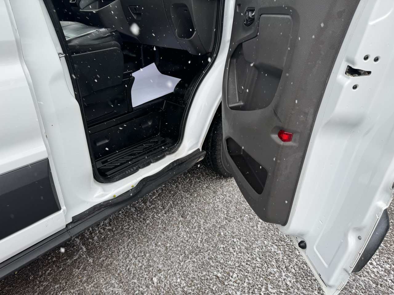 Ford Transit Cargo Van T-250 130" Med Rf 9070 GVWR RWD 2021