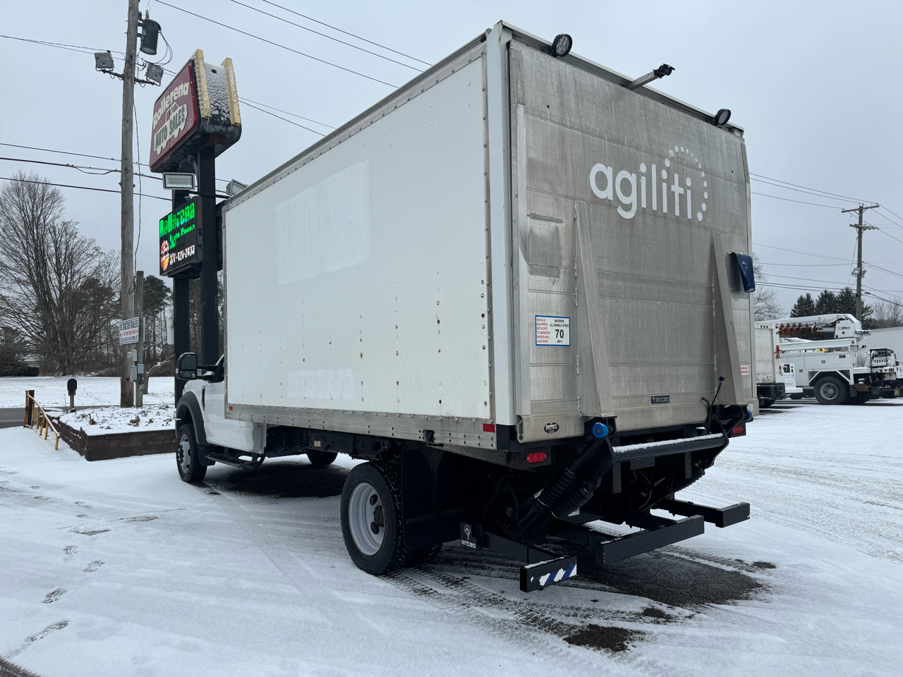 Ford Super Duty F-450 DRW XLT 2WD Reg Cab 145" WB 60" CA 2020