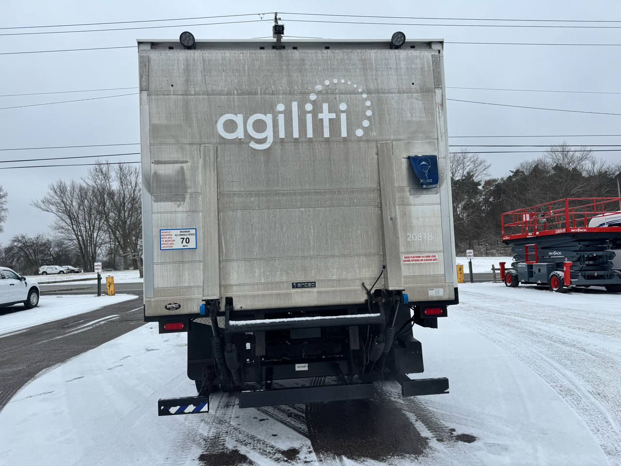 Ford Super Duty F-450 DRW XLT 2WD Reg Cab 145" WB 60" CA 2020