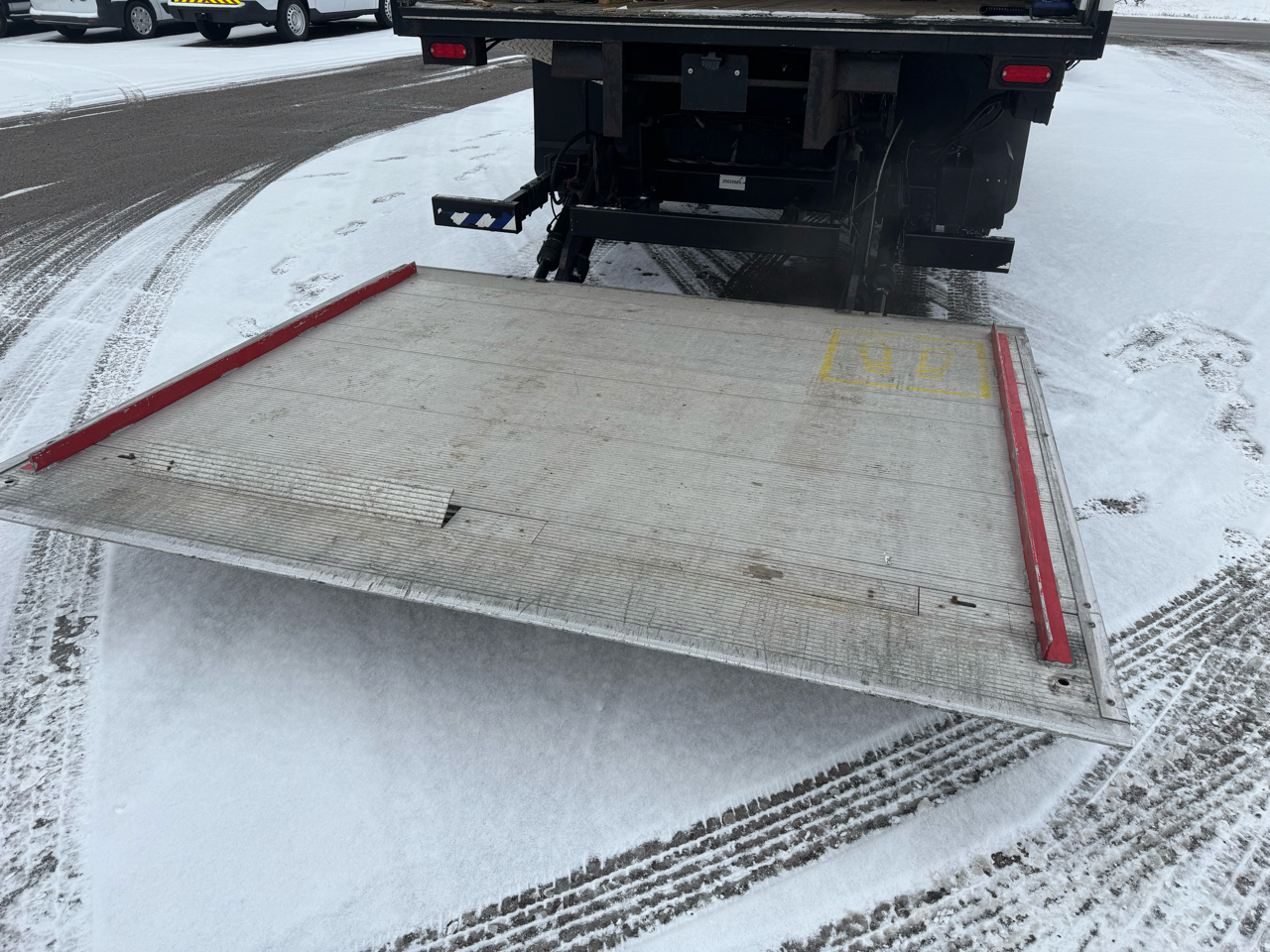 Ford Super Duty F-450 DRW XLT 2WD Reg Cab 145" WB 60" CA 2020