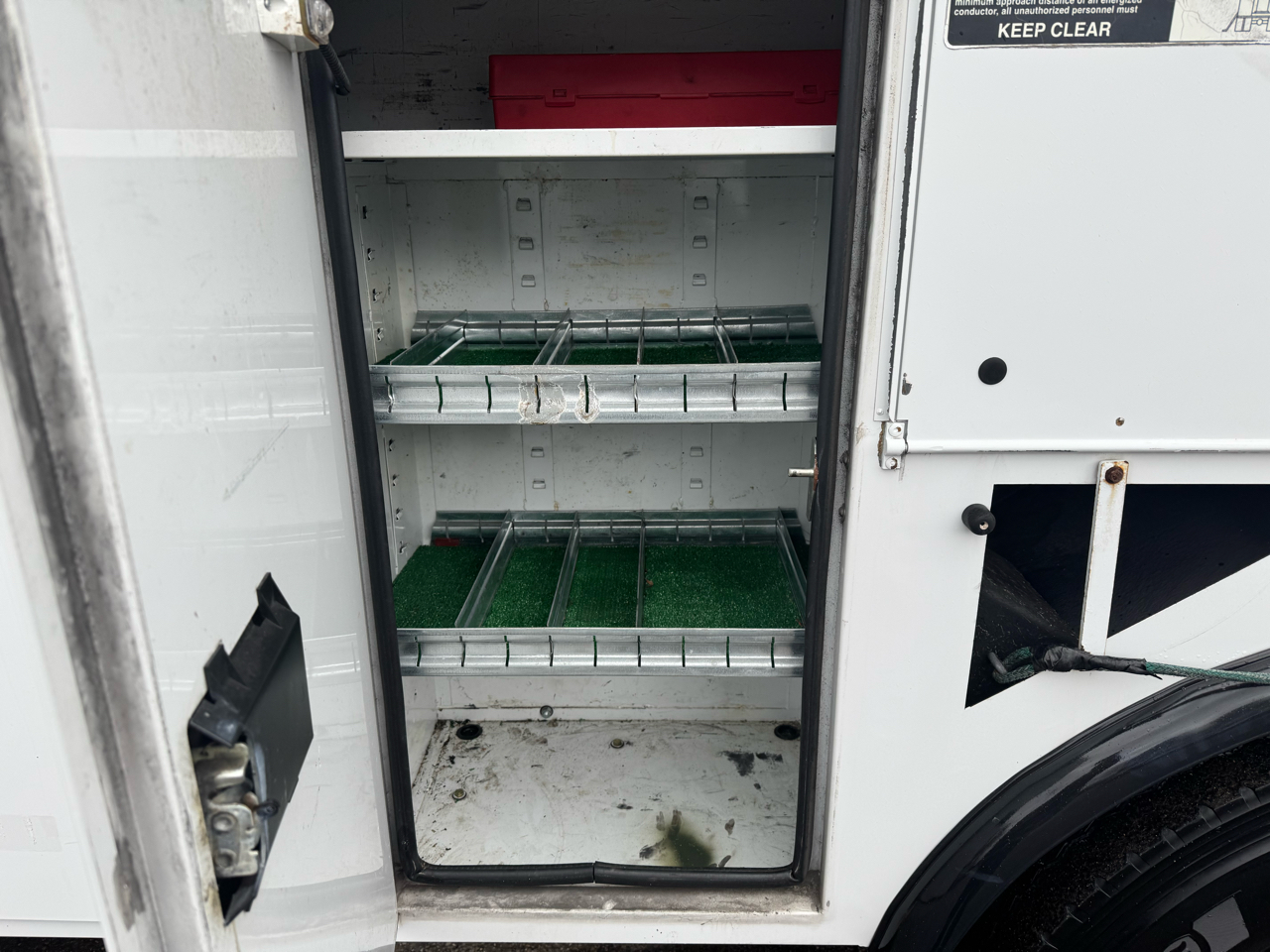 Freightliner M2 106  2012