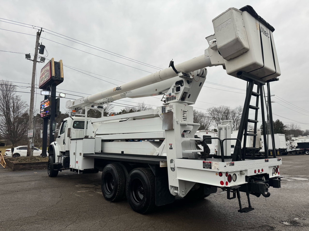 Freightliner M2 106  2014