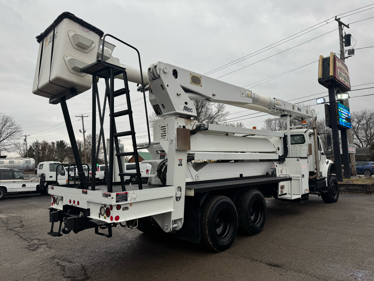 Freightliner M2 106  2014