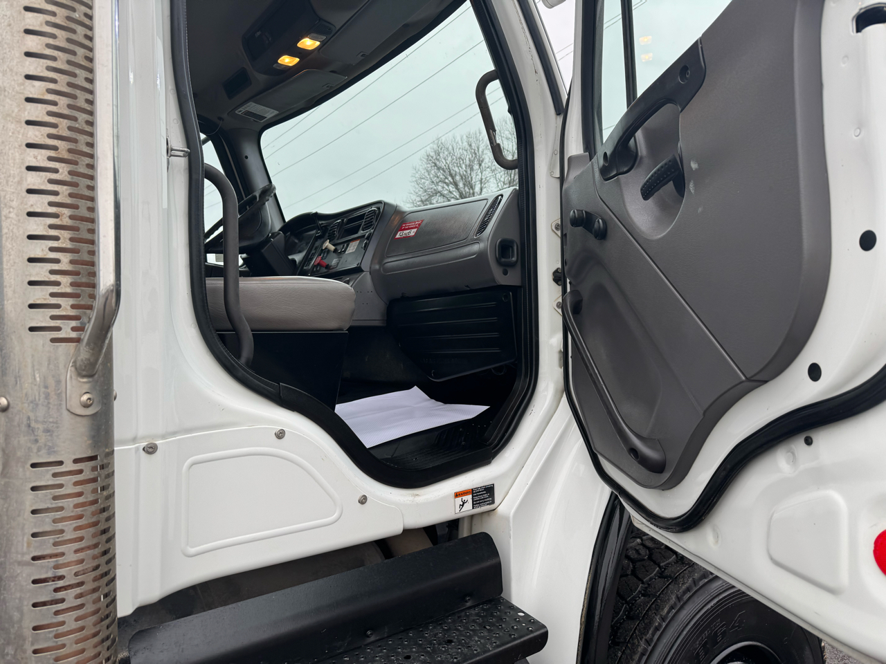 Freightliner M2 106  2014