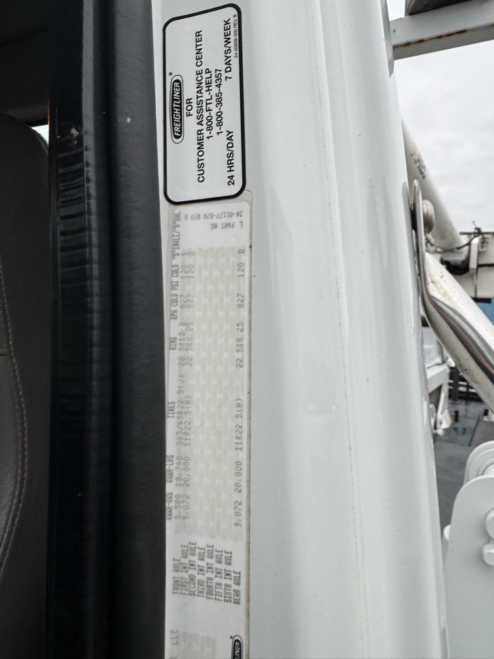 Freightliner M2 106  2014