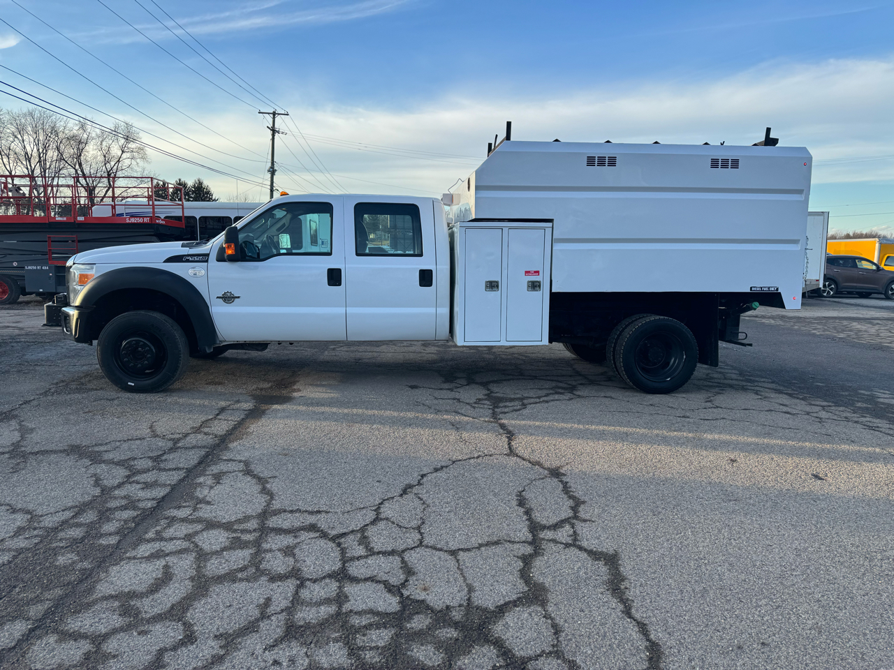 Ford Super Duty F-550 DRW 4WD Crew Cab 176" WB 60" CA Lariat 2015