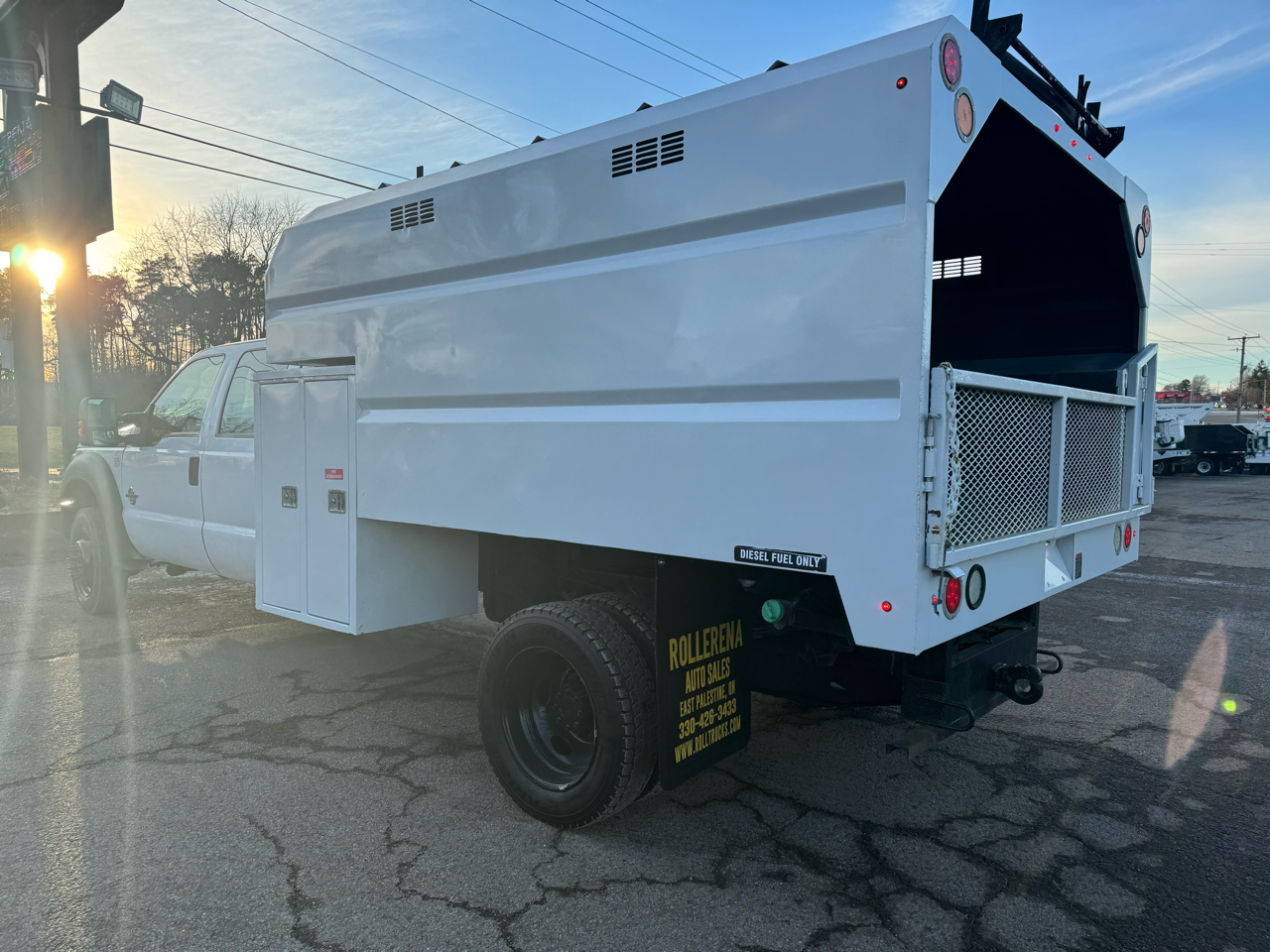 Ford Super Duty F-550 DRW 4WD Crew Cab 176" WB 60" CA Lariat 2015