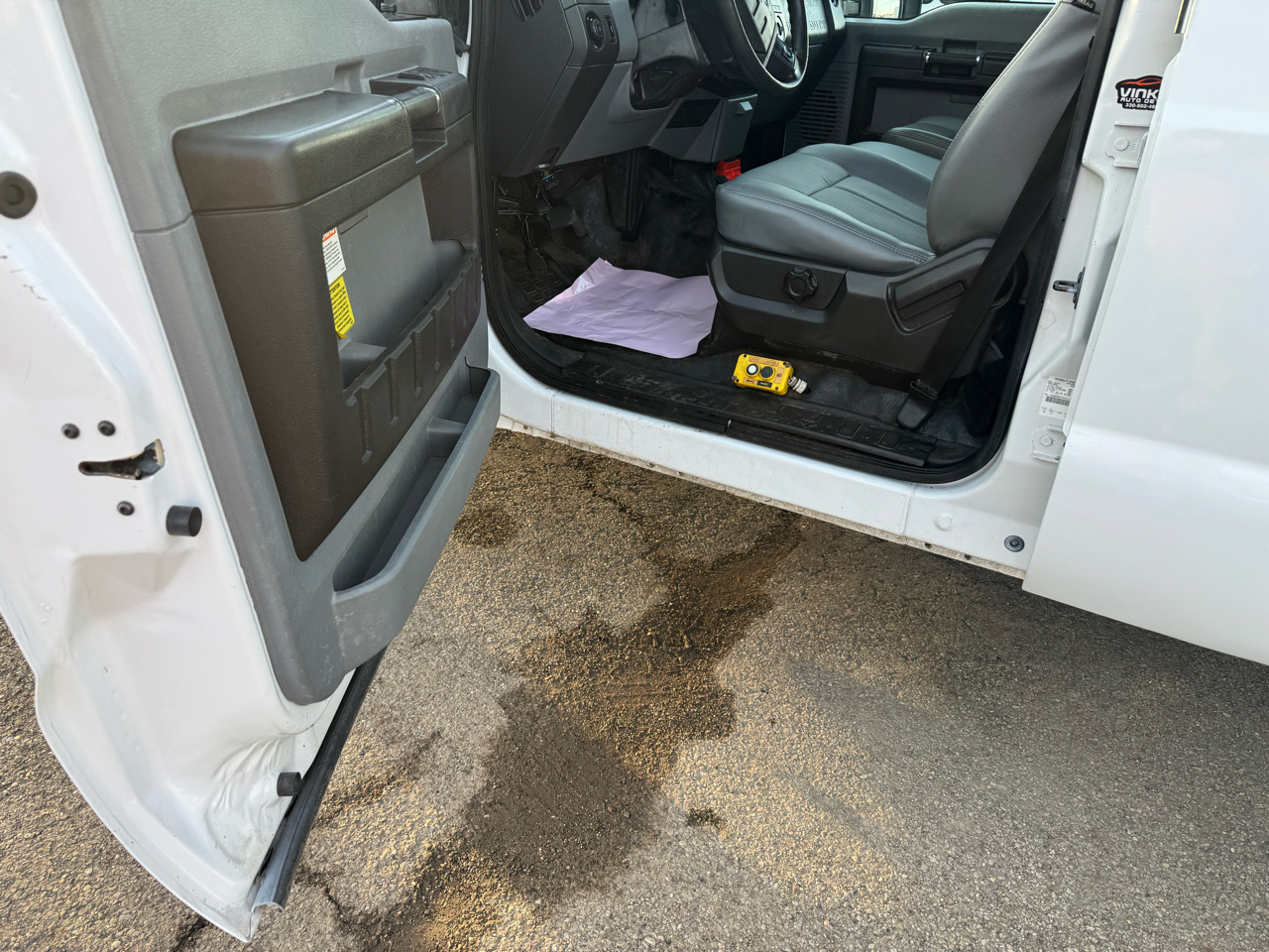 Ford Super Duty F-550 DRW 4WD Crew Cab 176" WB 60" CA Lariat 2015