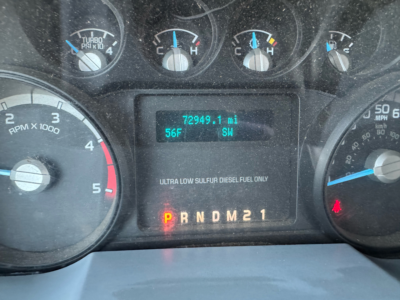 Ford Super Duty F-550 DRW 4WD Crew Cab 176" WB 60" CA Lariat 2015