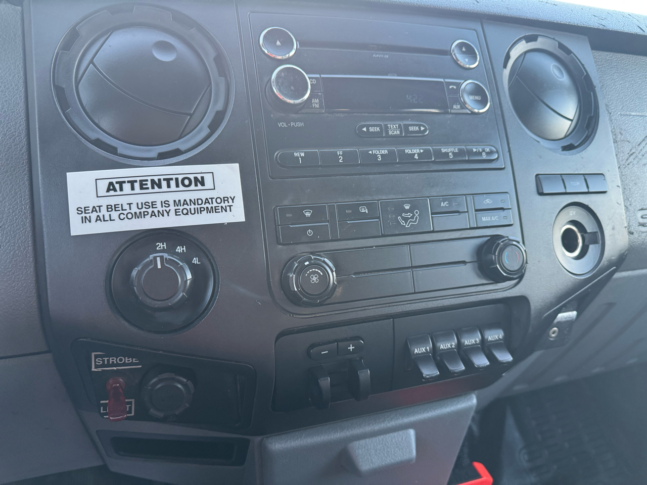 Ford Super Duty F-550 DRW 4WD Crew Cab 176" WB 60" CA Lariat 2015