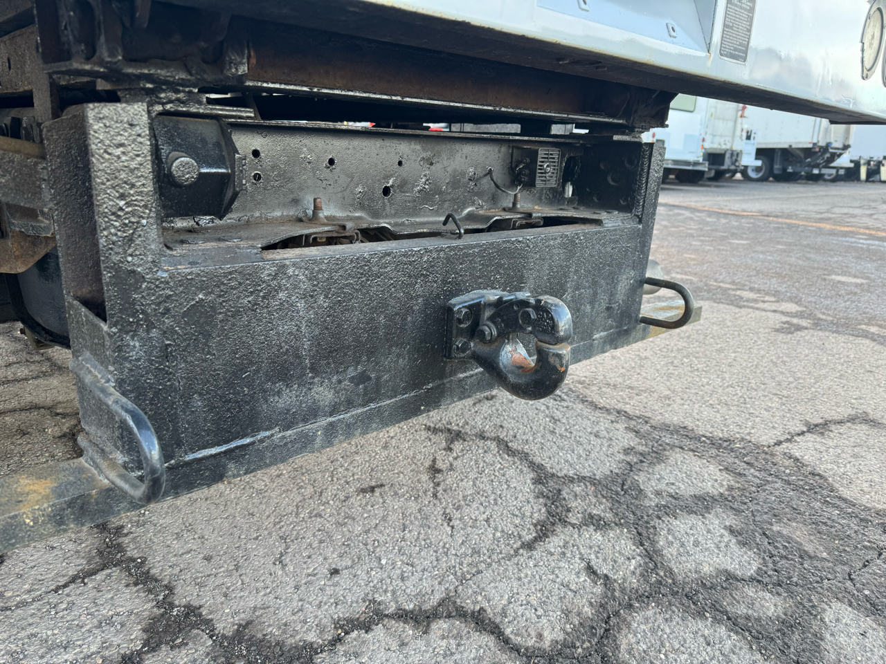 Ford Super Duty F-550 DRW 4WD Crew Cab 176" WB 60" CA Lariat 2015