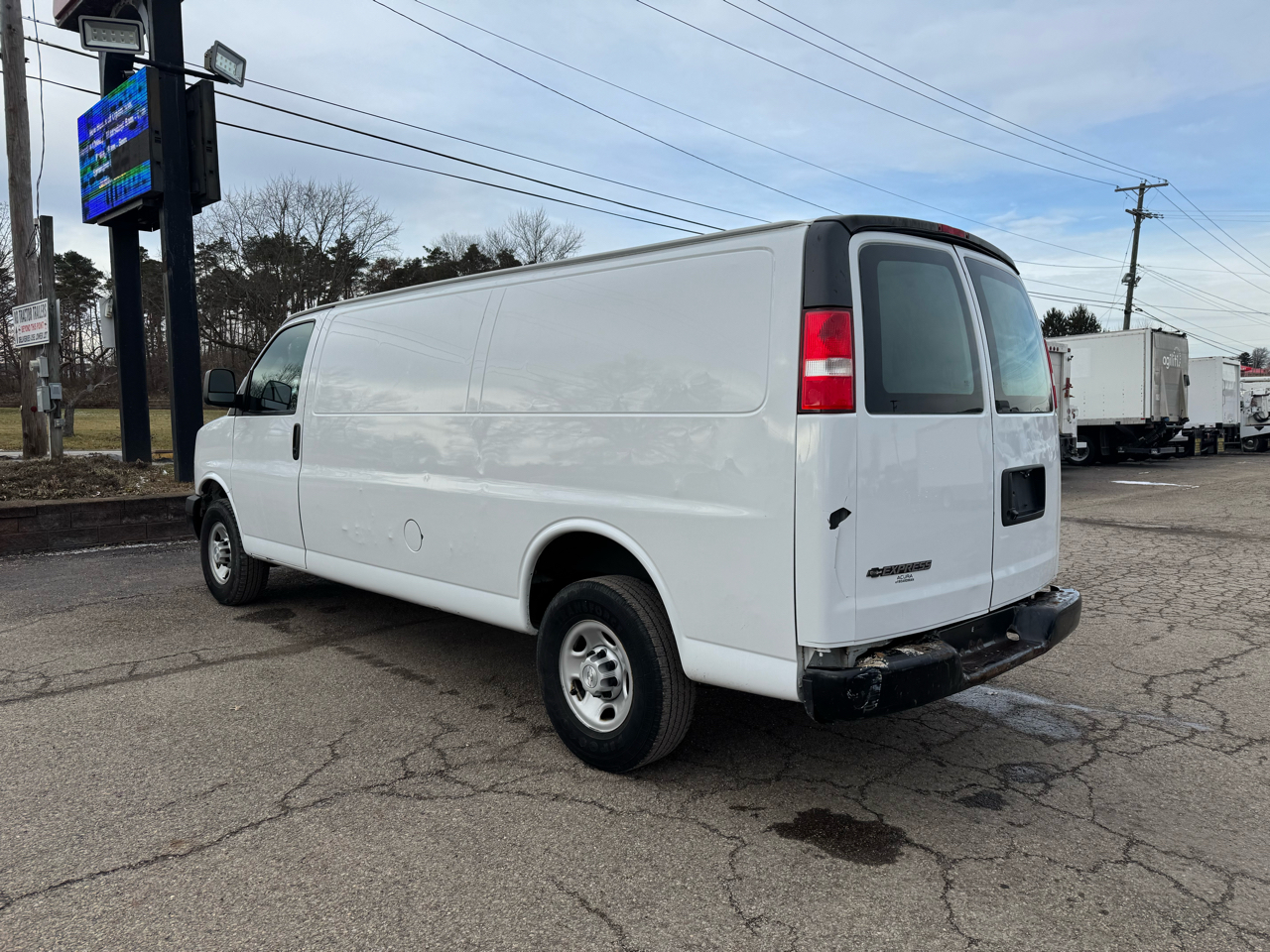 Chevrolet Express Cargo Van RWD 2500 155" 2018