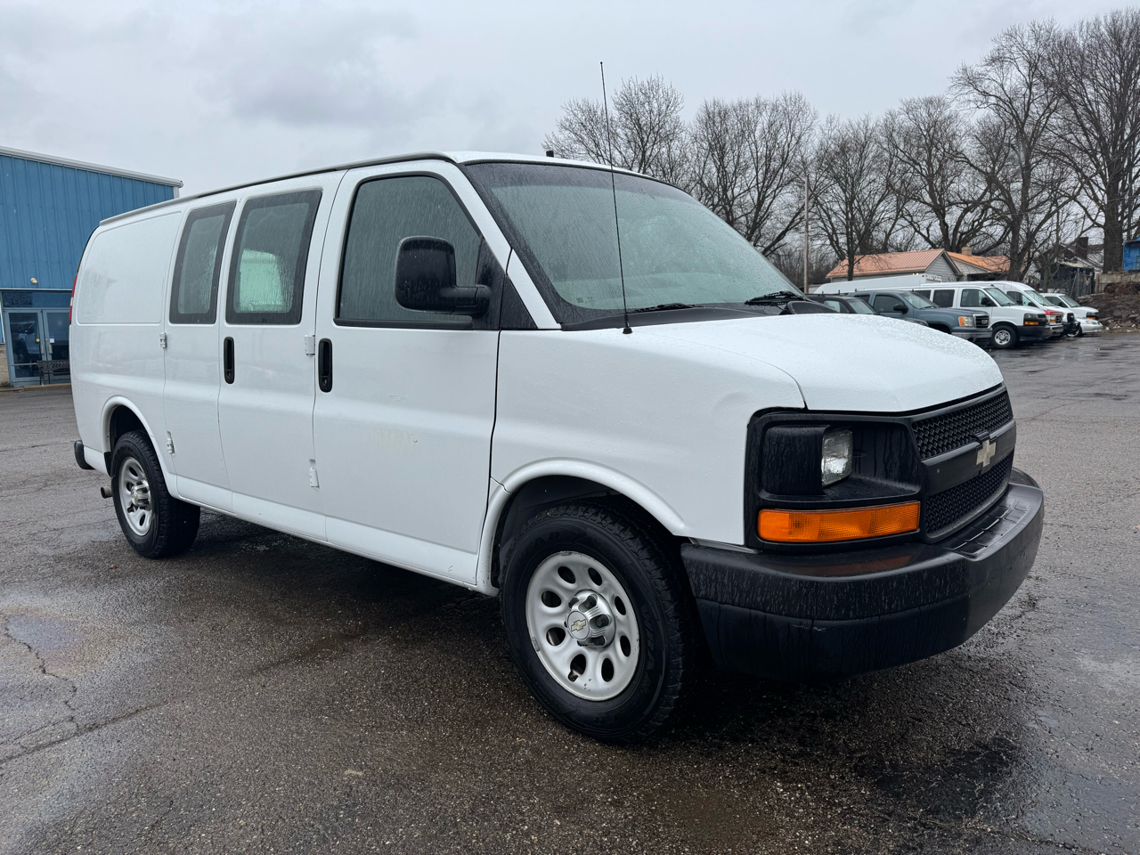 Chevrolet Express Cargo Van RWD 1500 135" 2013