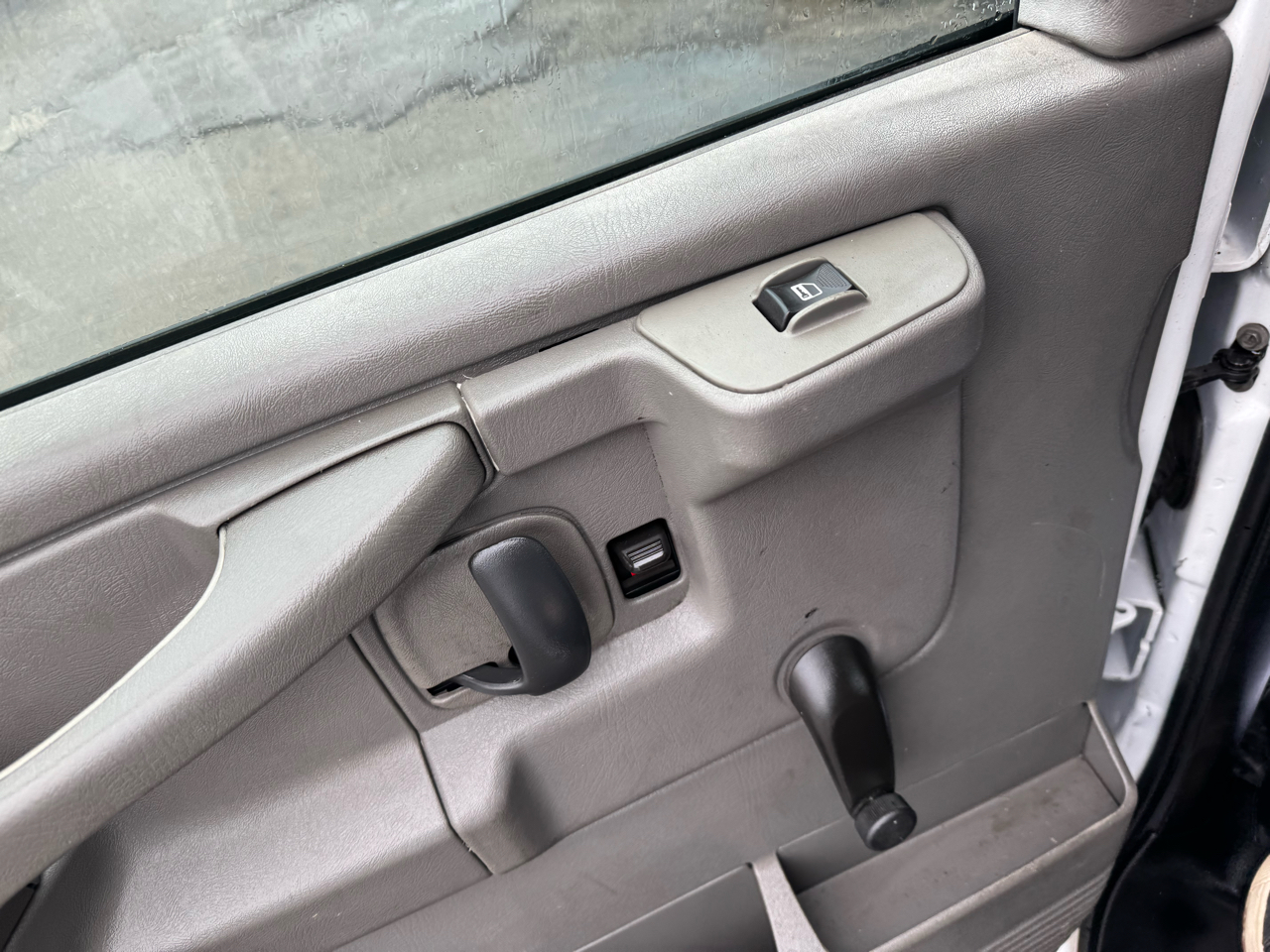 Chevrolet Express Cargo Van RWD 1500 135" 2013