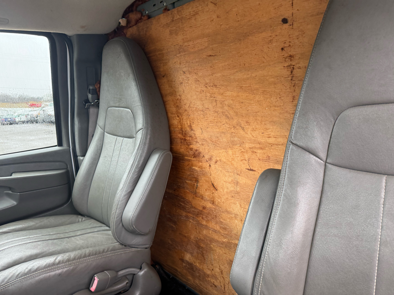 Chevrolet Express Cargo Van RWD 1500 135" 2013