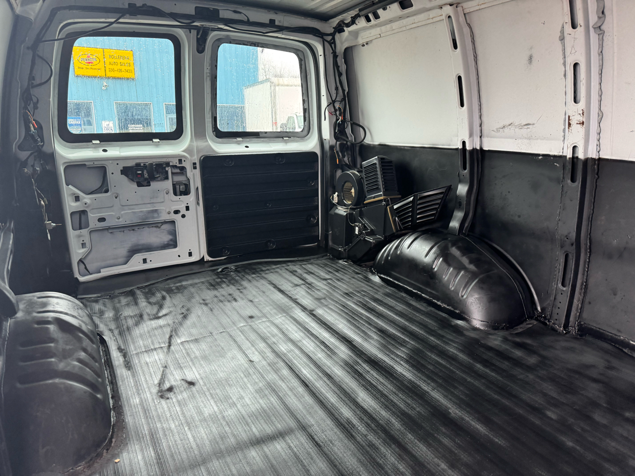 Chevrolet Express Cargo Van RWD 1500 135" 2013