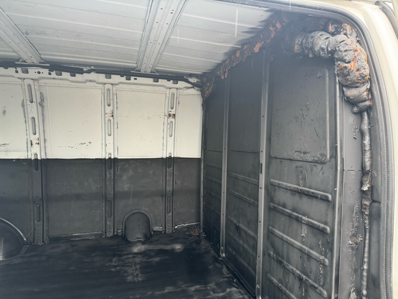 Chevrolet Express Cargo Van RWD 1500 135" 2013