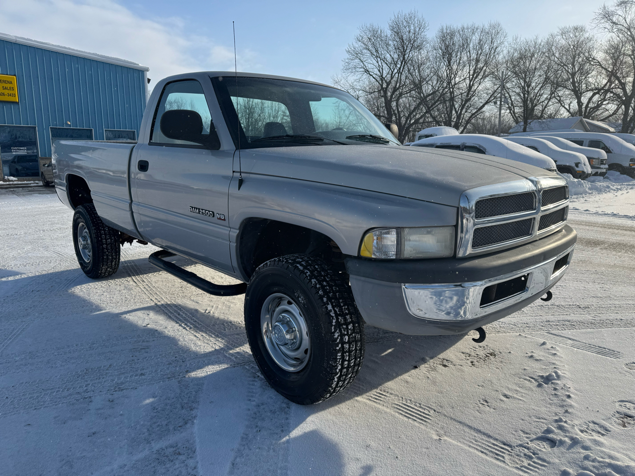 Dodge Ram 2500 2dr Reg Cab 135" WB HD 4WD 2001