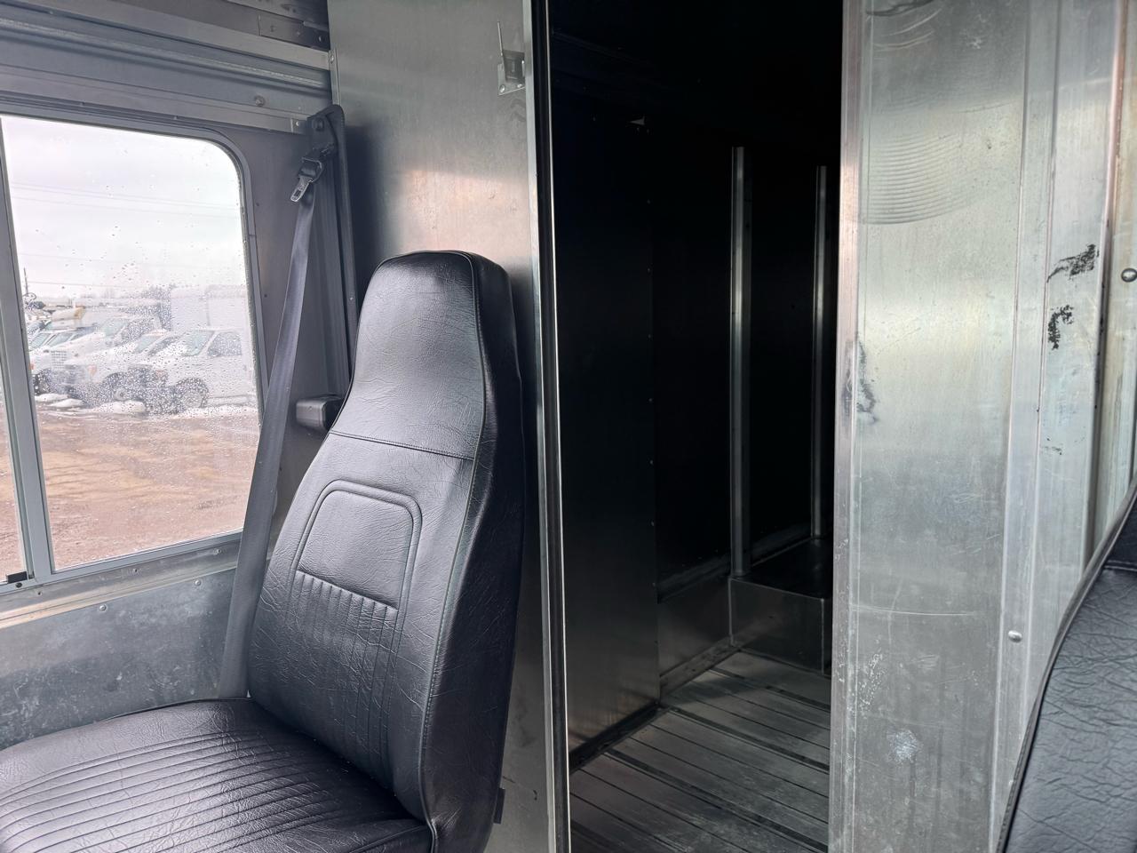 Ford Econoline Commercial Chassis E-350 Stripped Chassis 138" 2011