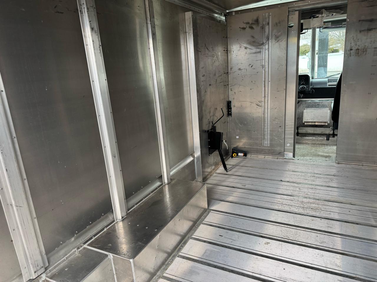 Ford Econoline Commercial Chassis E-350 Stripped Chassis 138" 2011