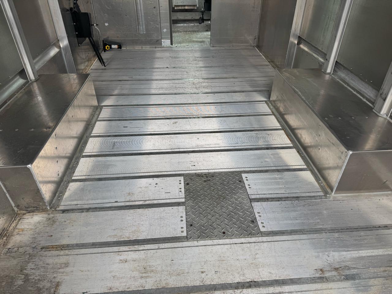 Ford Econoline Commercial Chassis E-350 Stripped Chassis 138" 2011