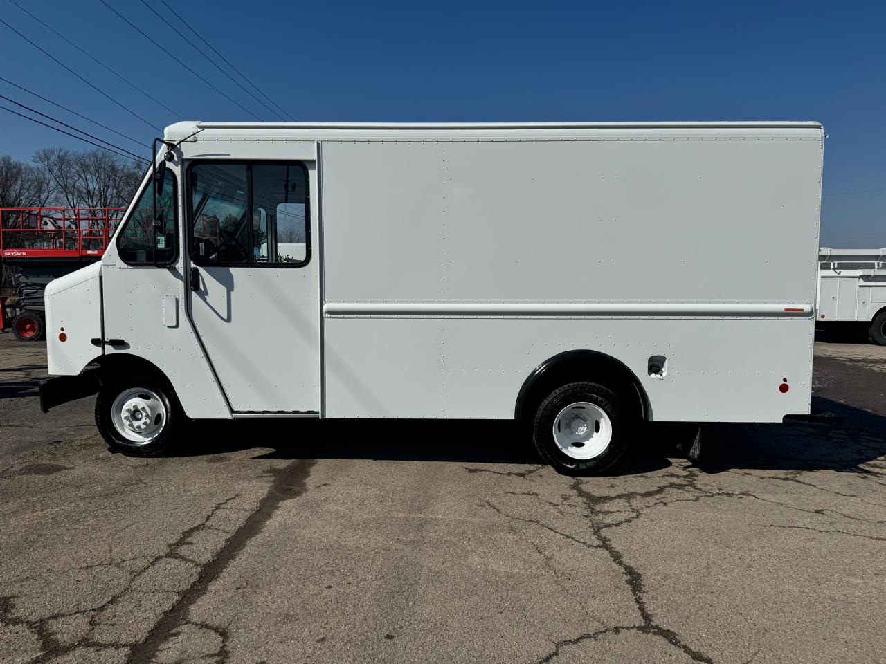 Ford Econoline Commercial Chassis E-350 Stripped Chassis 158" 2016
