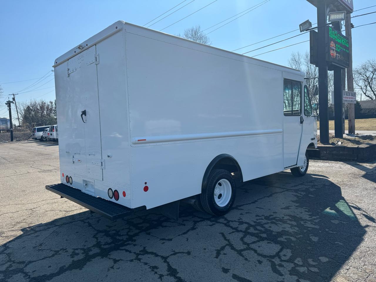 Ford Econoline Commercial Chassis E-350 Stripped Chassis 158" 2016