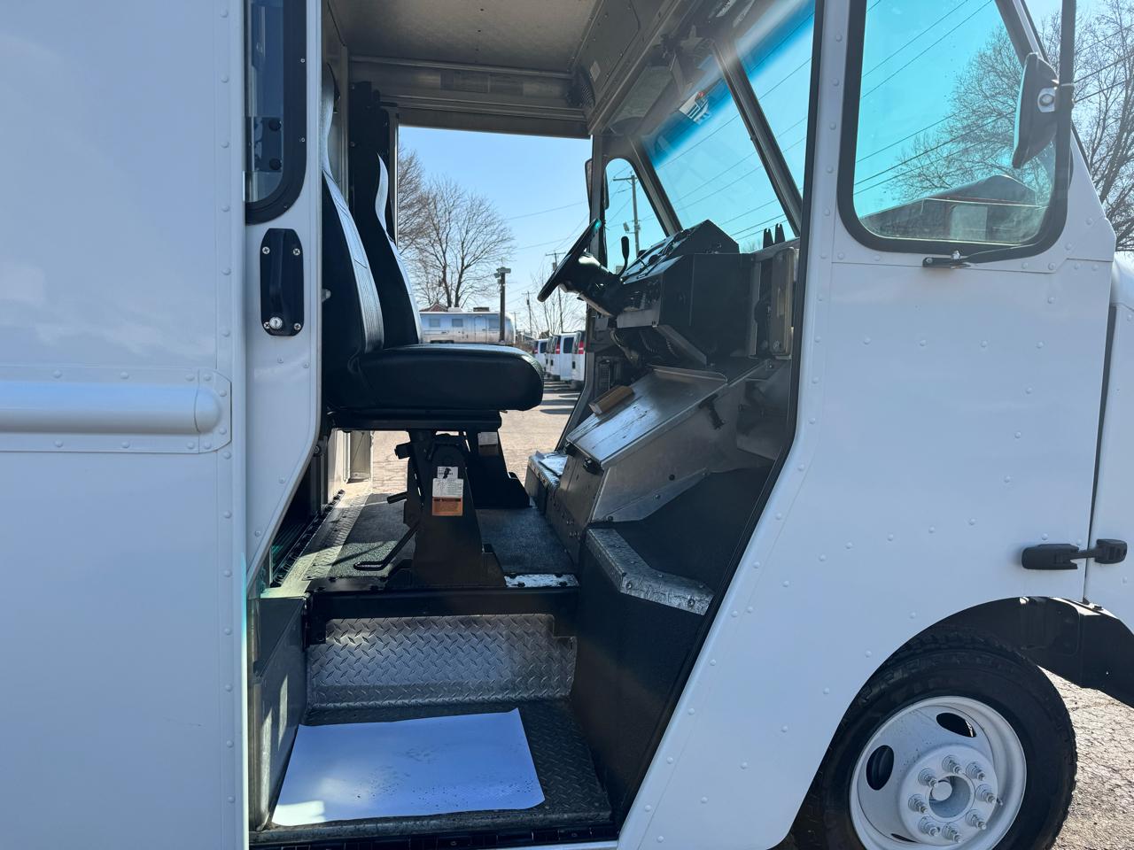 Ford Econoline Commercial Chassis E-350 Stripped Chassis 158" 2016