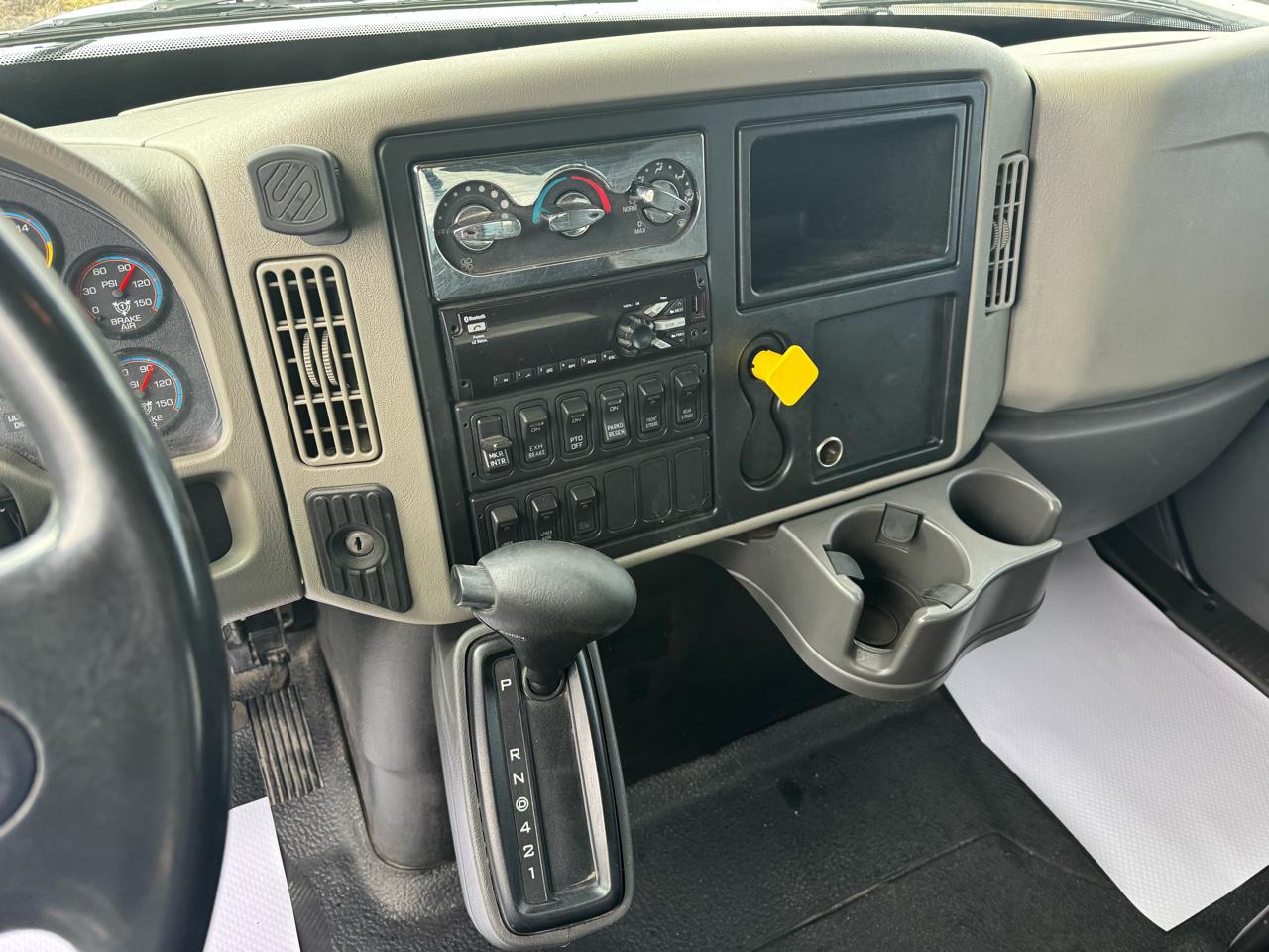 International 4300  2015