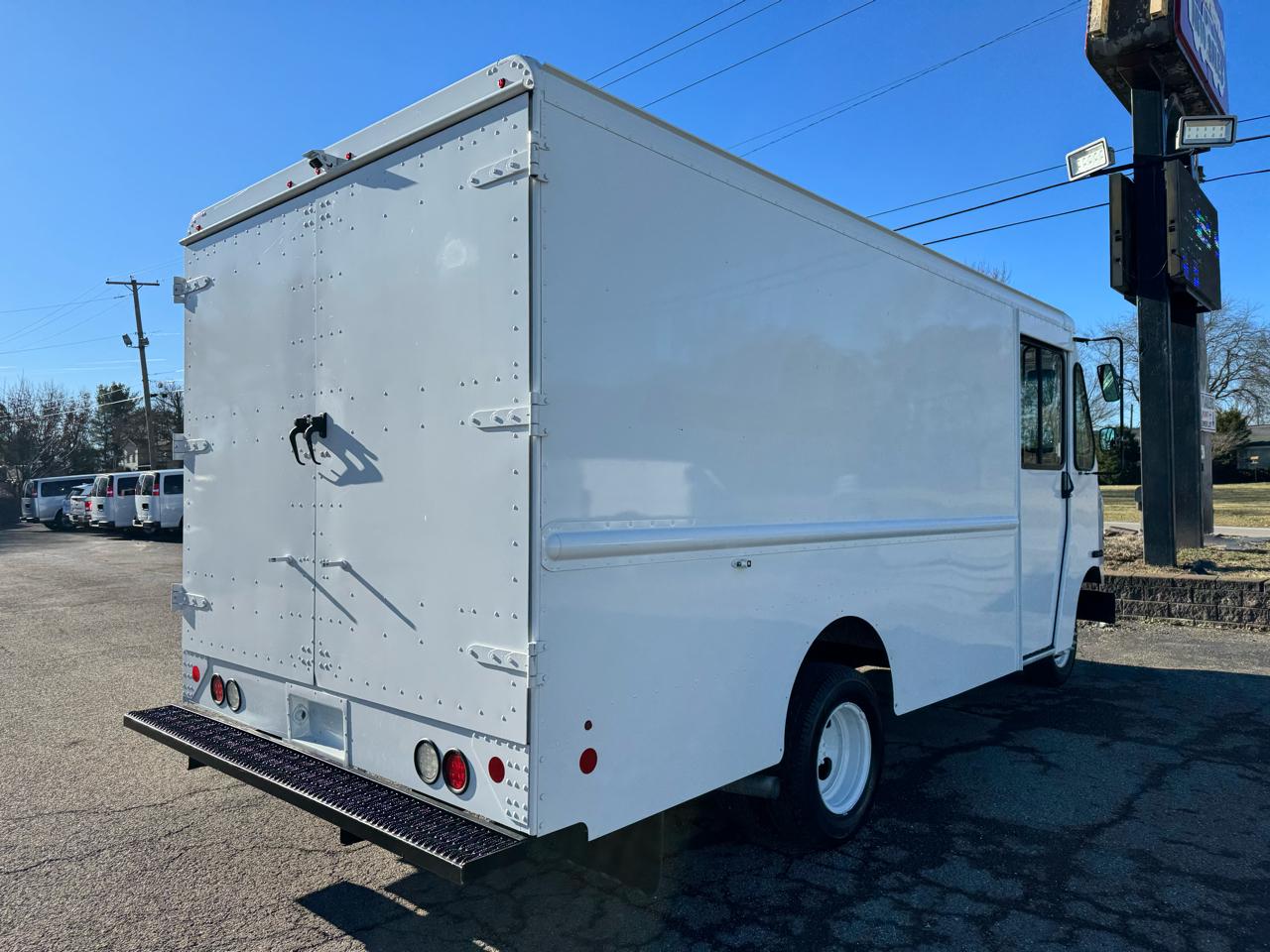 Ford Econoline Commercial Chassis E-350 Stripped Chassis 158" 2016