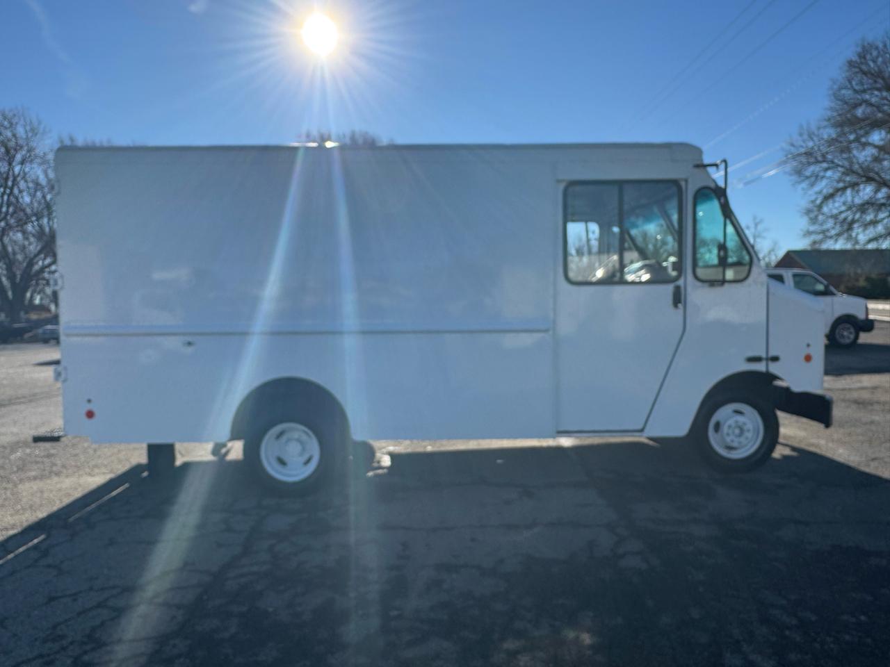 Ford Econoline Commercial Chassis E-350 Stripped Chassis 158" 2016