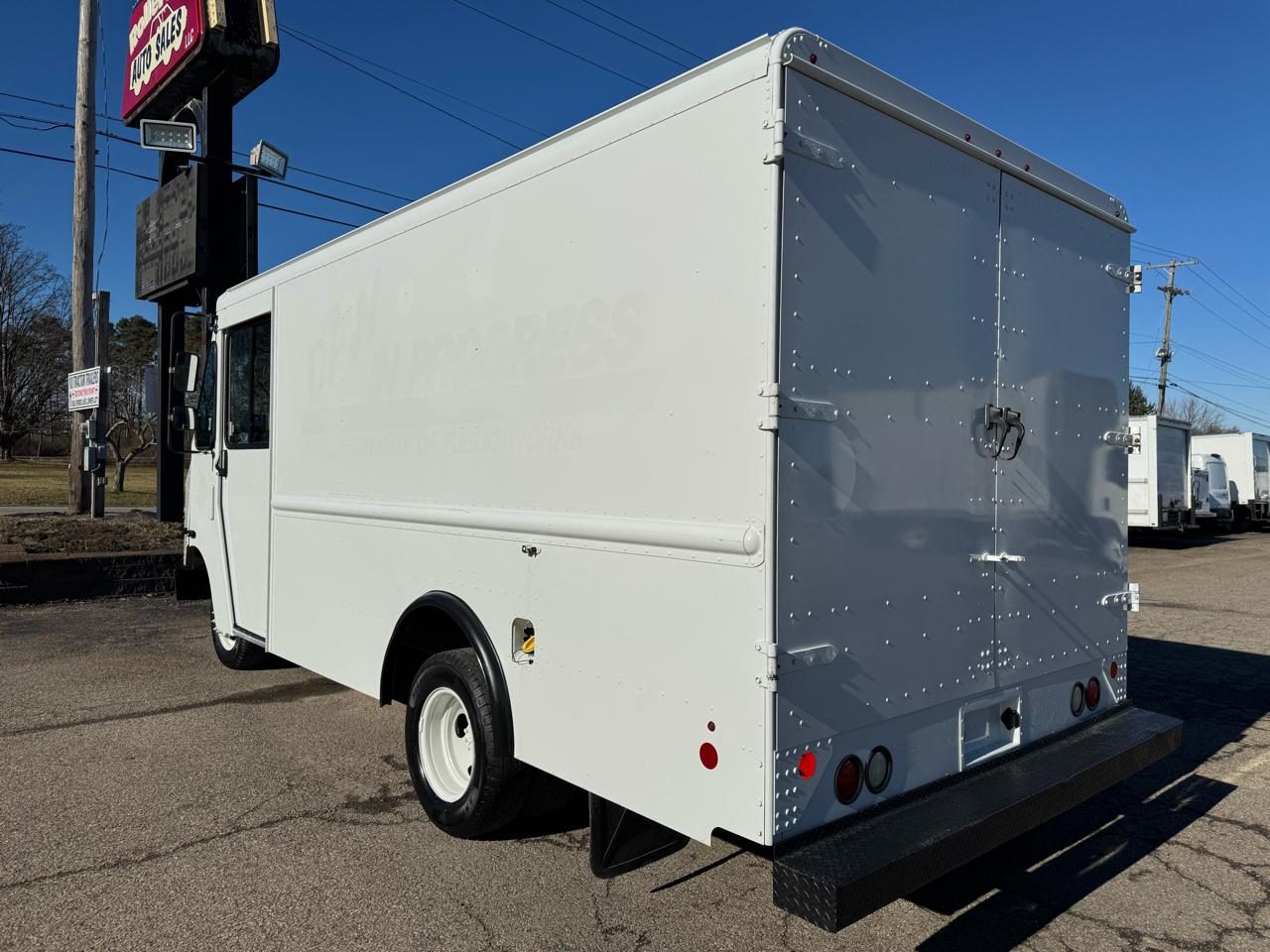 Ford Econoline Commercial Chassis E-350 Stripped Chassis 138" 2014