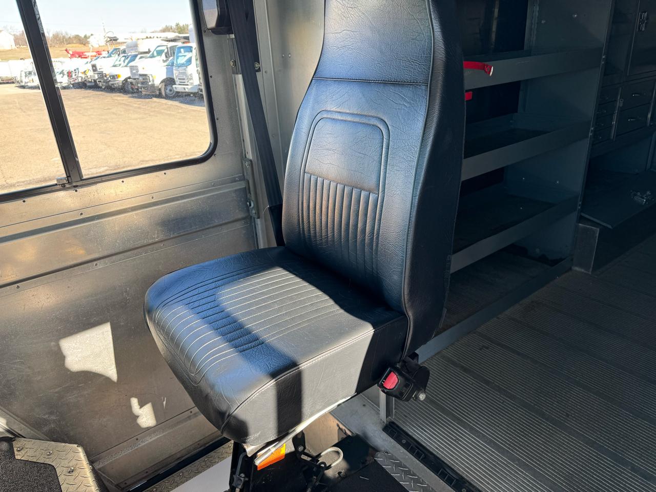 Ford Econoline Commercial Chassis E-350 Stripped Chassis 138" 2014