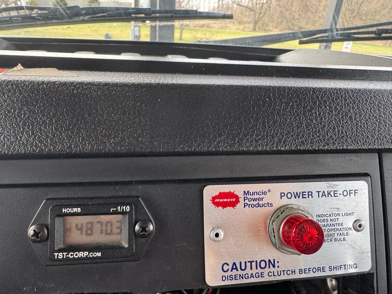 Ford Super Duty F-750 Straight Frame Reg Cab XLT 2013