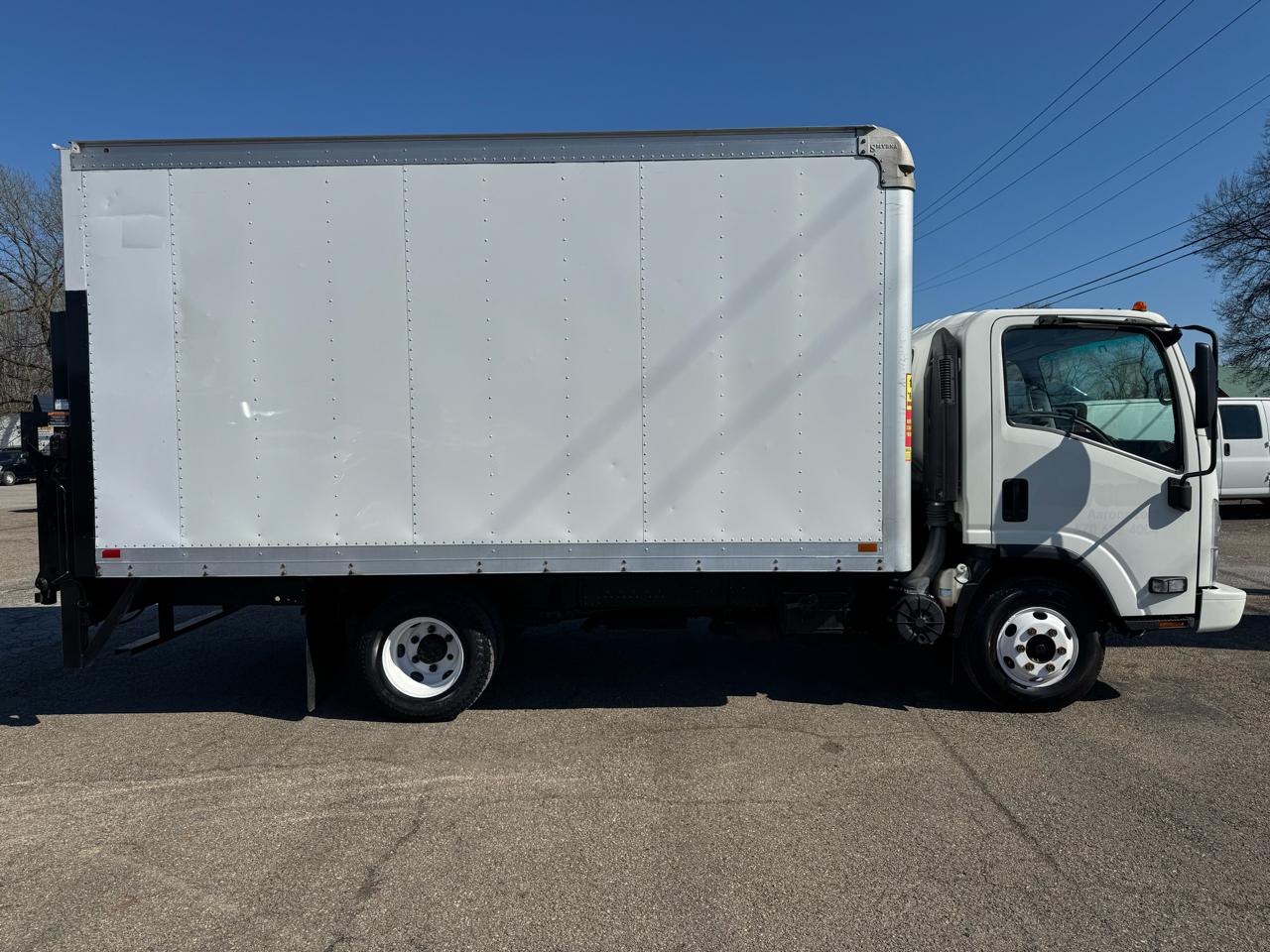 Isuzu NPR 133.7" WB WHITE CAB IBT PWL 2018