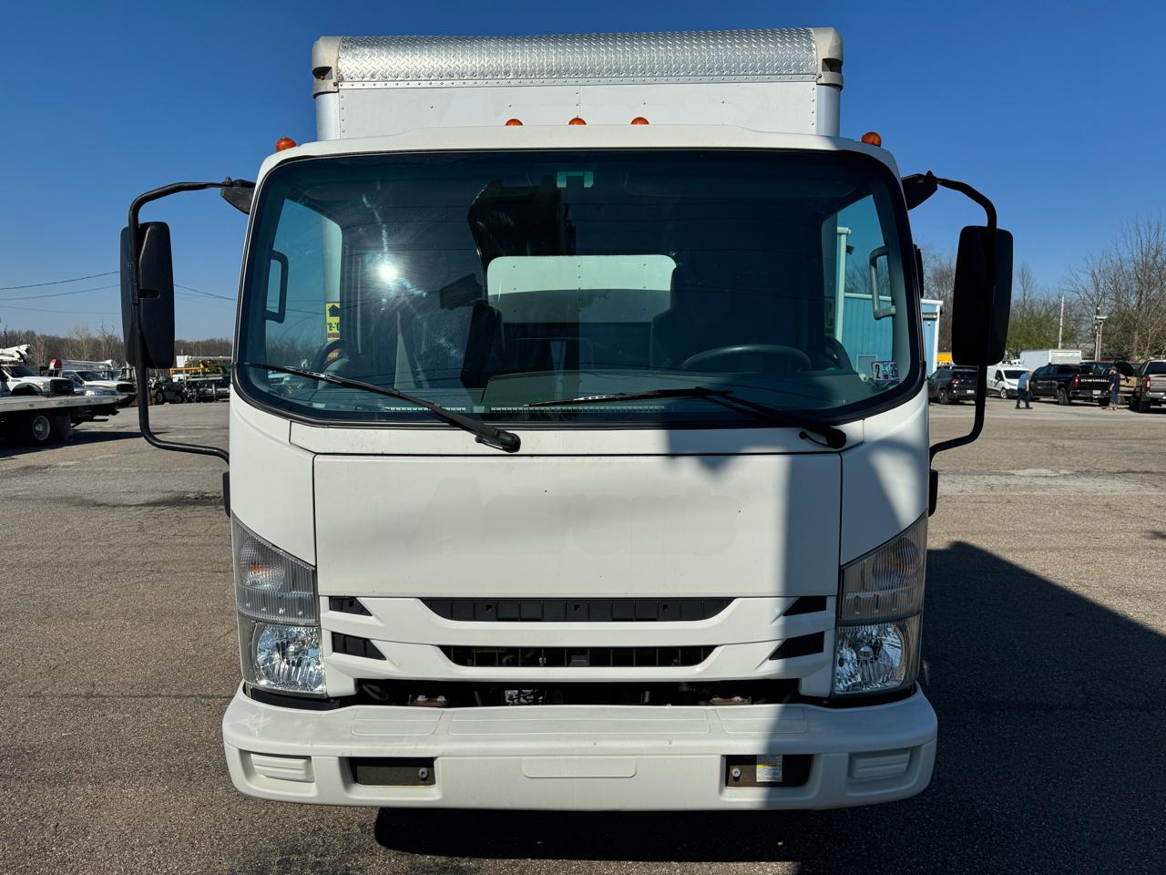 Isuzu NPR 133.7" WB WHITE CAB IBT PWL 2018
