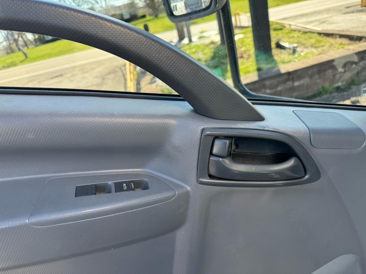 Isuzu NPR 133.7" WB WHITE CAB IBT PWL 2018