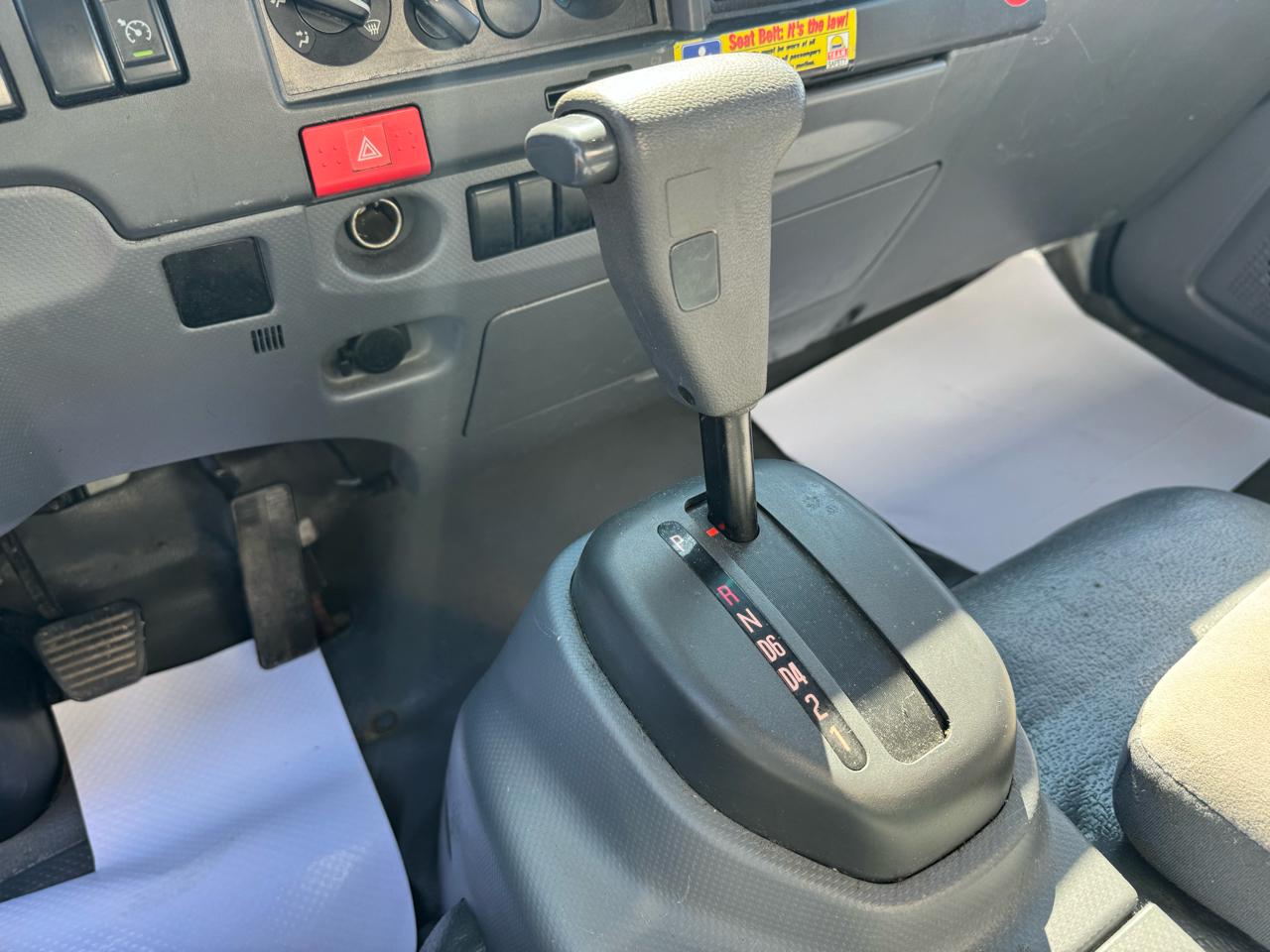 Isuzu NPR 133.7" WB WHITE CAB IBT PWL 2018