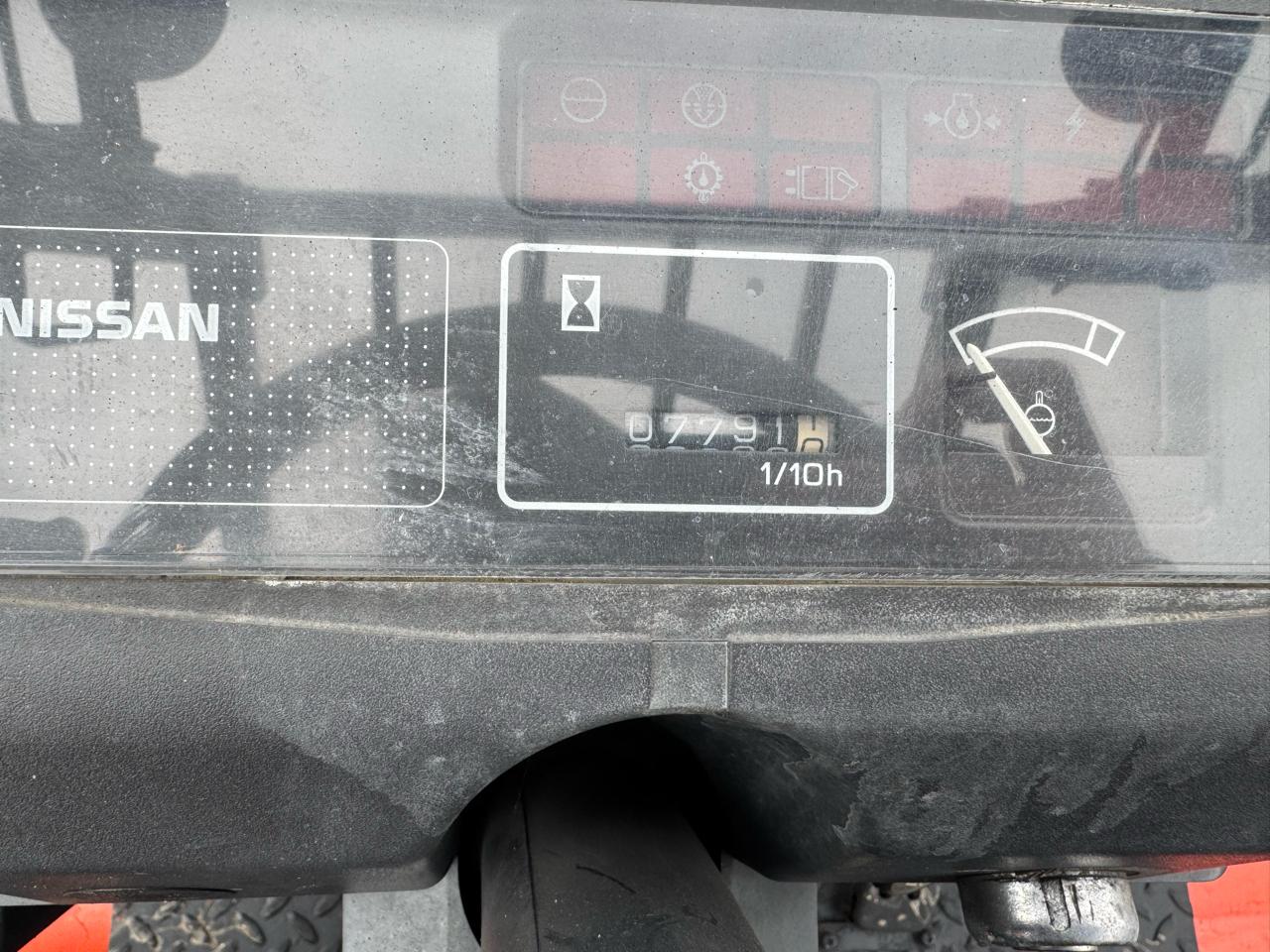 Nissan Forklift  2001