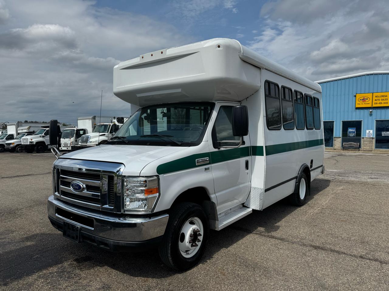 Ford Econoline Commercial Cutaway E-350 Super Duty 138" DRW 2015