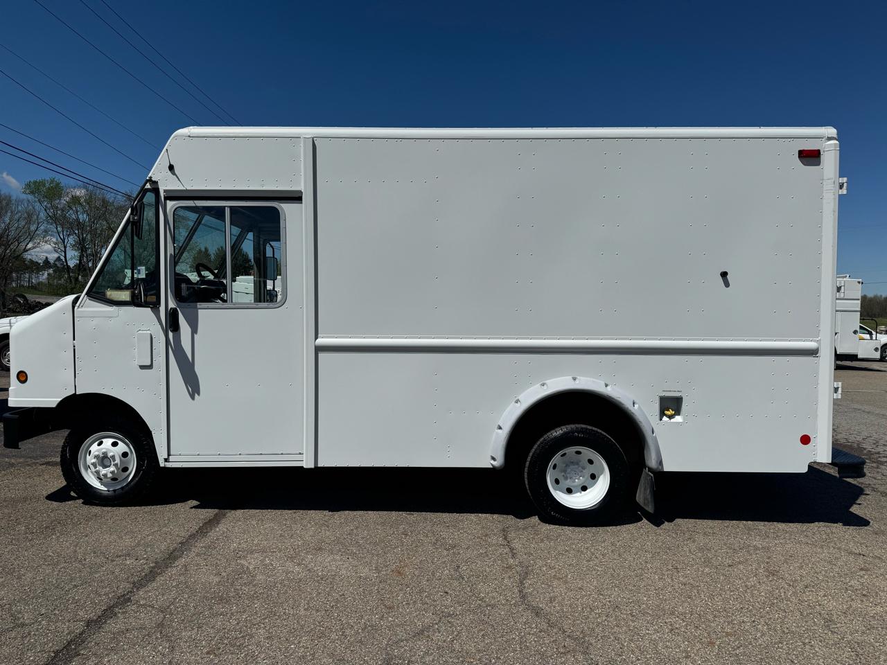 Ford Econoline Commercial Chassis  2012