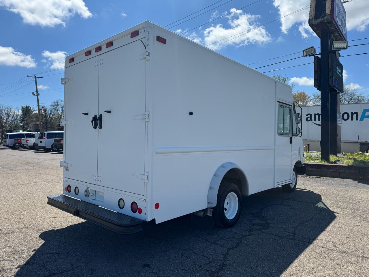 Ford Econoline Commercial Chassis  2012