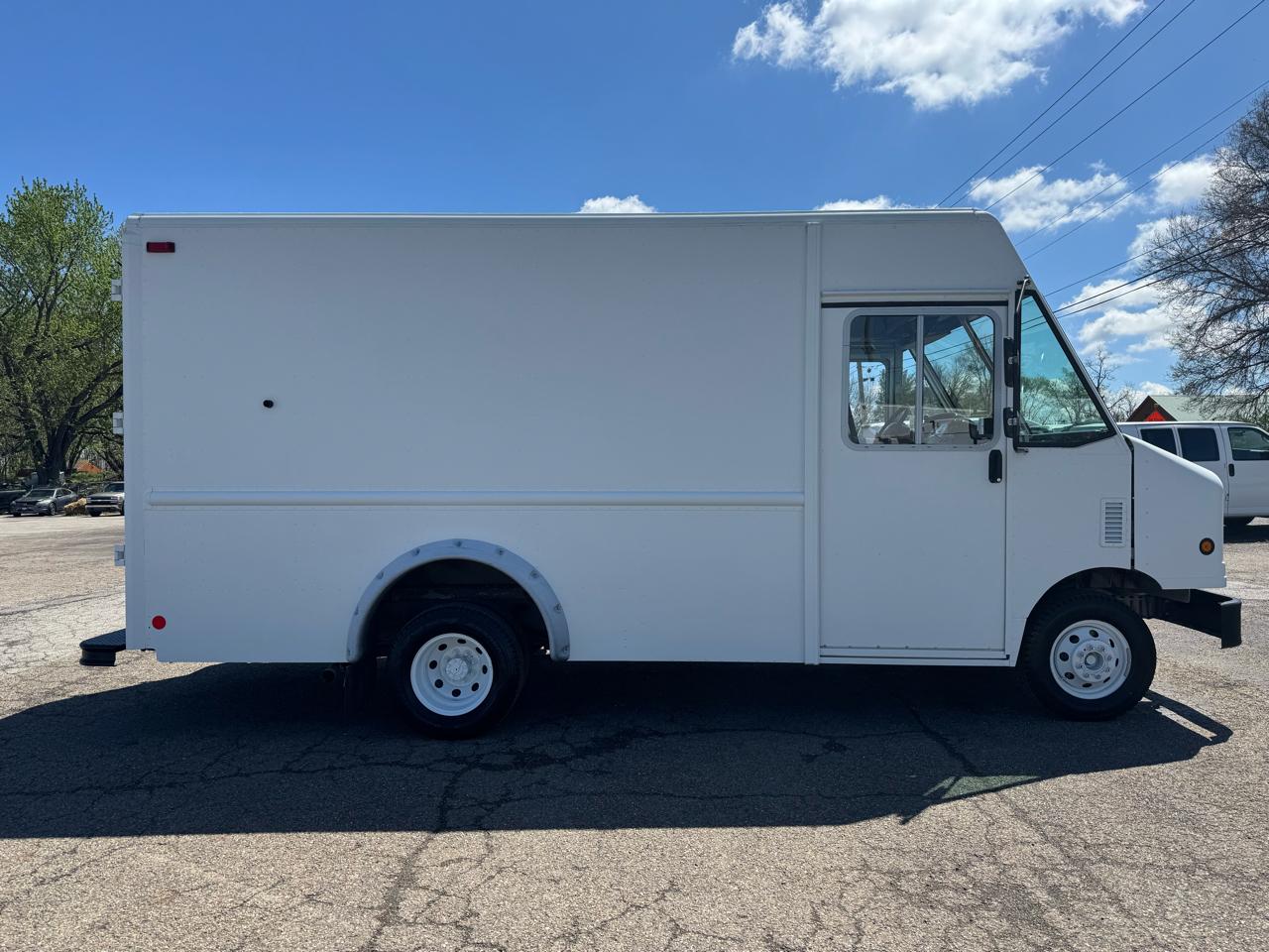 Ford Econoline Commercial Chassis  2012