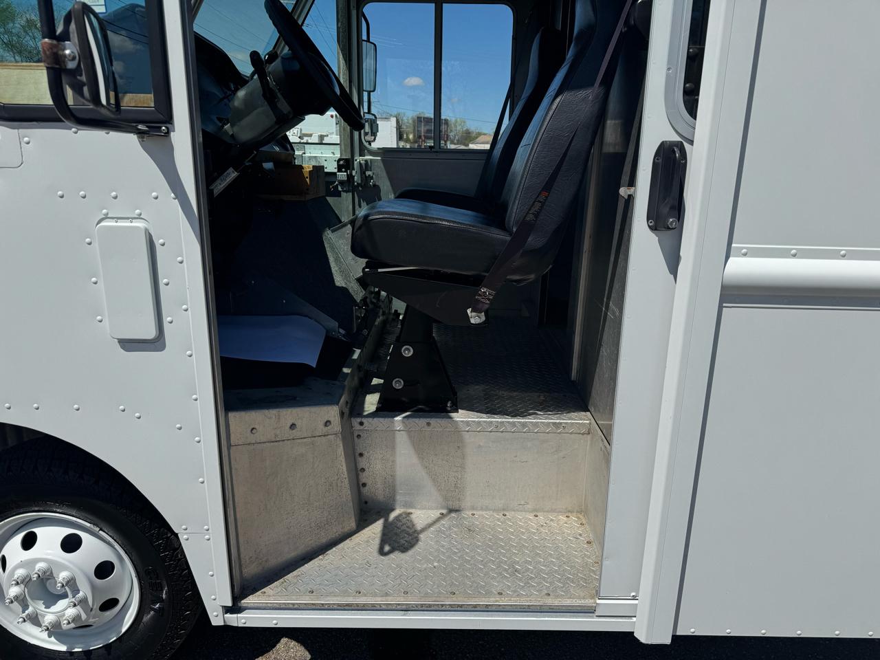 Ford Econoline Commercial Chassis  2012