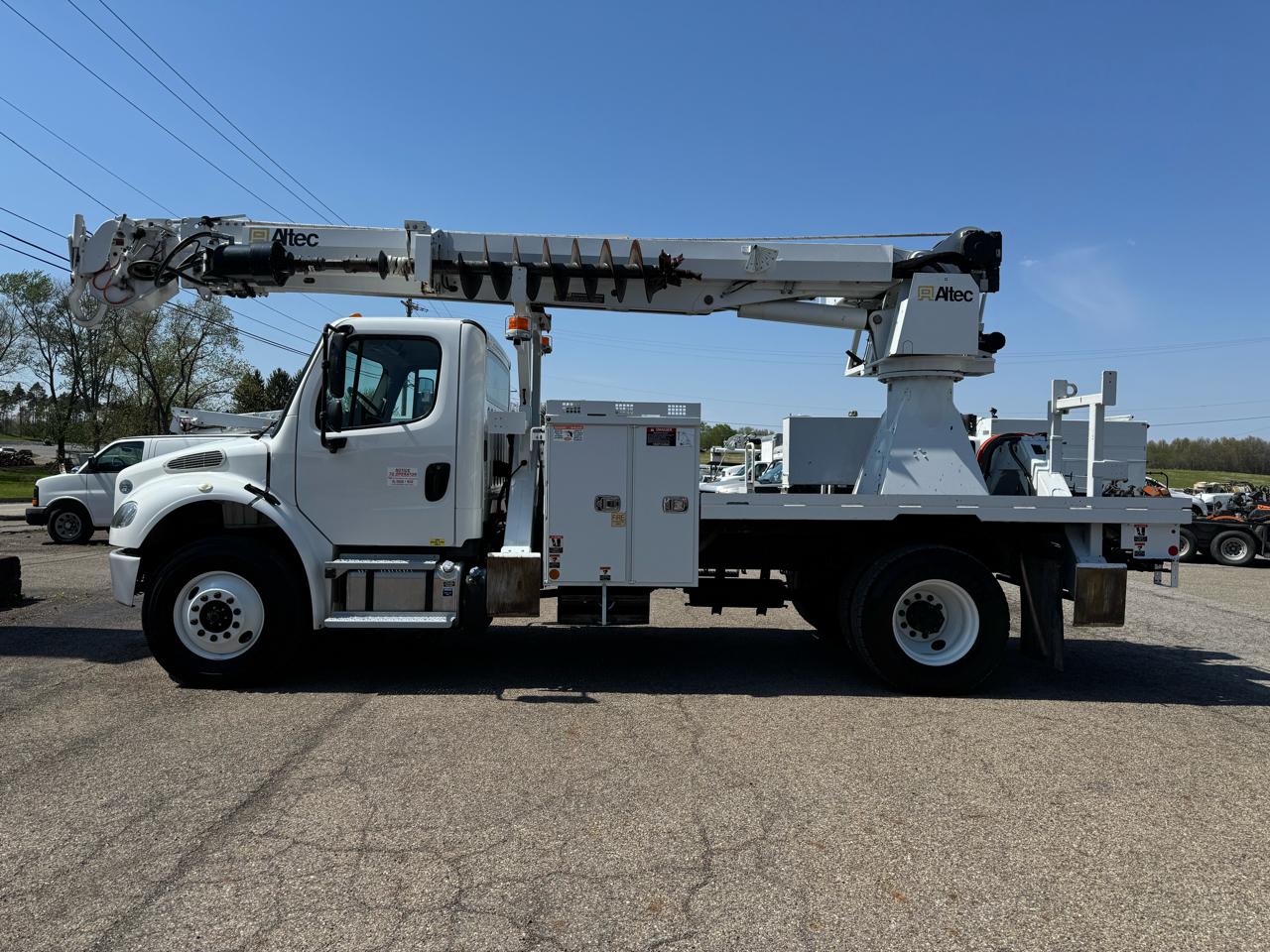 Freightliner M2 106  2019