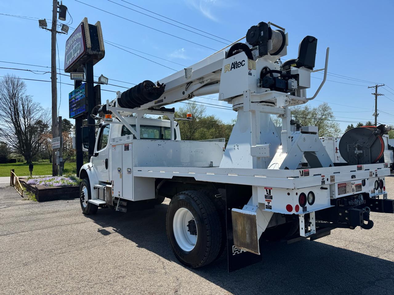 Freightliner M2 106  2019