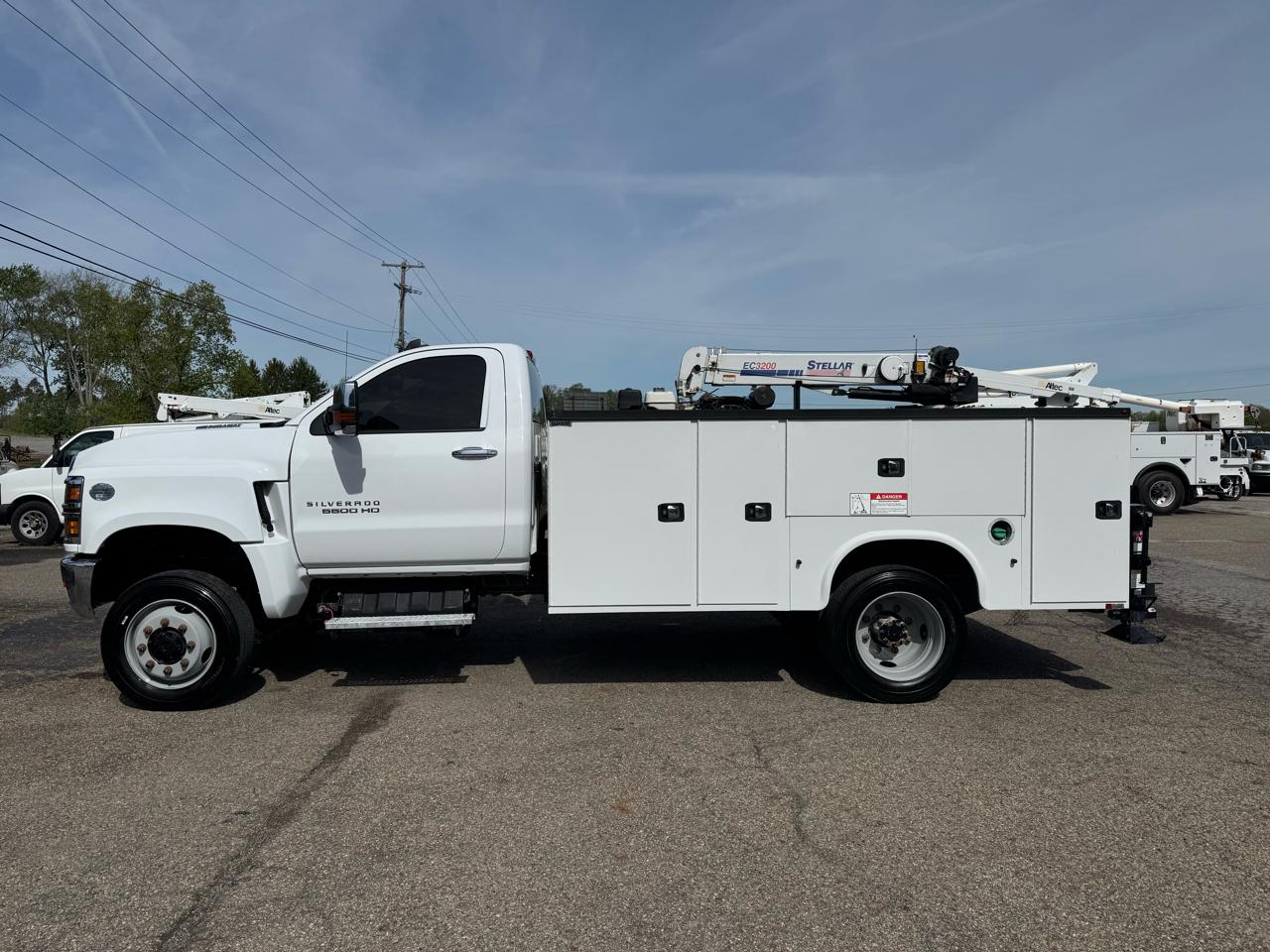 Chevrolet Silverado MD 4WD Reg Cab Work Truck 2022