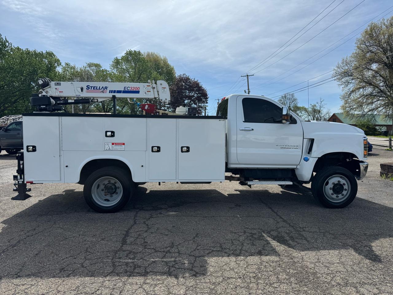 Chevrolet Silverado MD 4WD Reg Cab Work Truck 2022